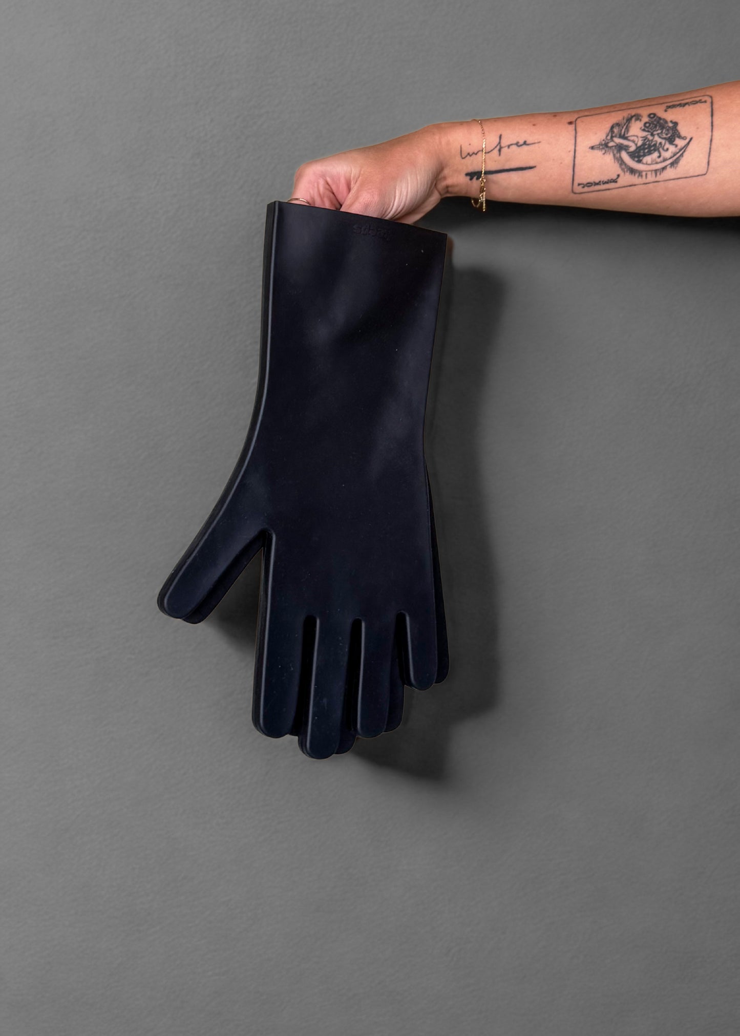 KEEPS BLACK GLOVES