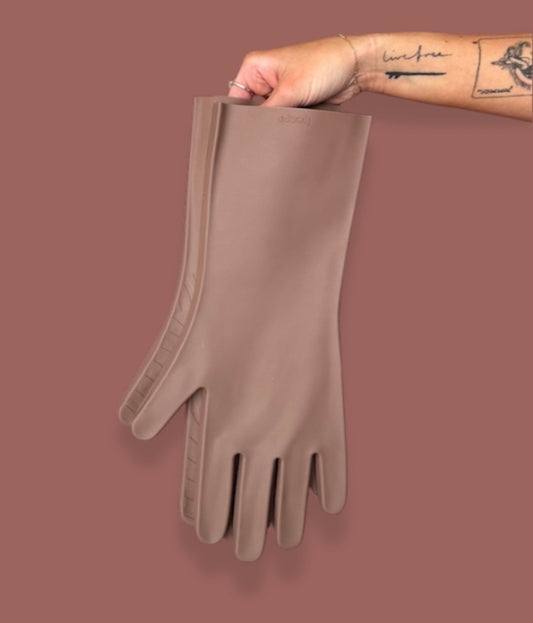 UMBER GLOVES